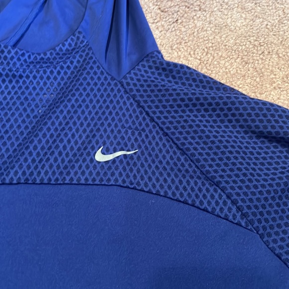 Nike Hooded Long Sleeve - Picture 2 of 2